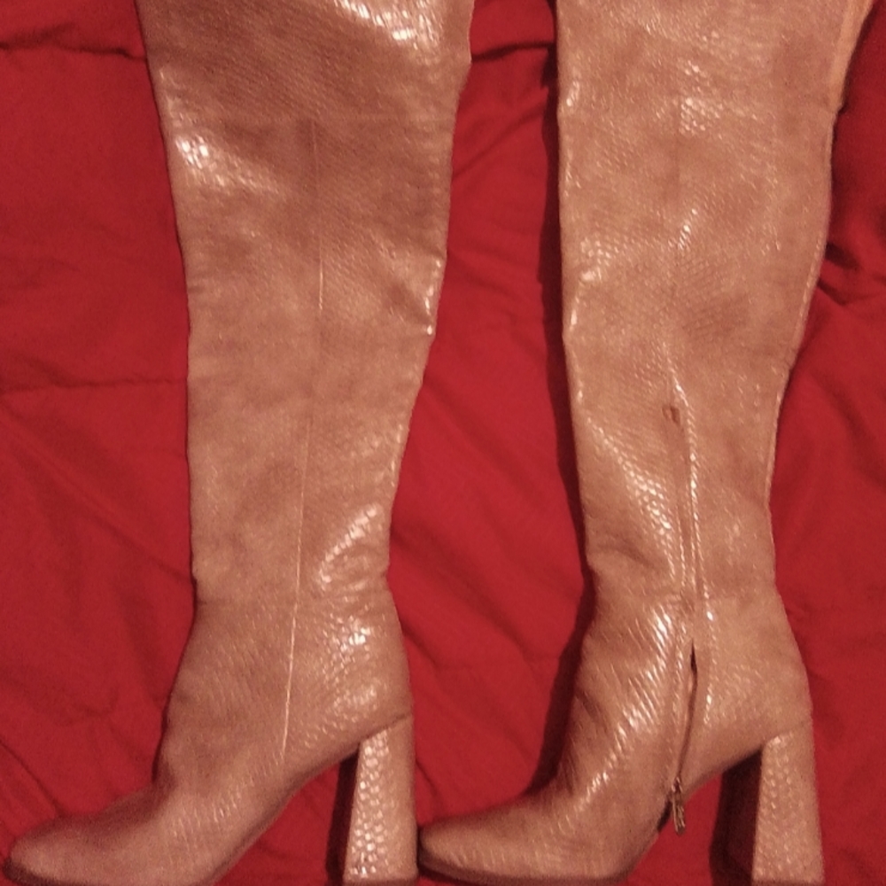 Heeled boots